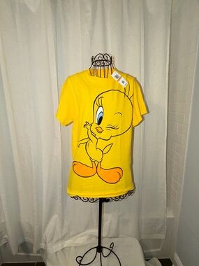 Warner Bros. Yellow Tweety Graphic Tee wtags size L